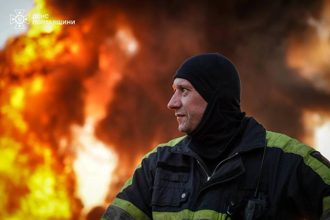 Президент нагородив рятувальників Полтавського гарнізону з нагоди Дня рятівника медалями та орденами