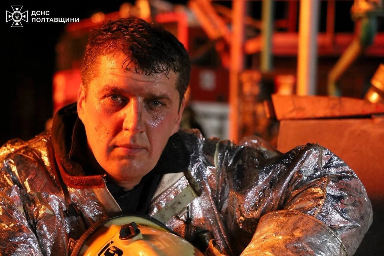 Президент нагородив рятувальників Полтавського гарнізону з нагоди Дня рятівника медалями та орденами