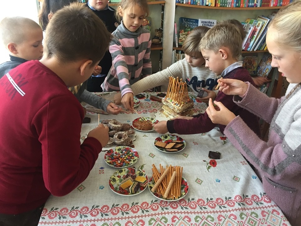 Казковий будиночок від дітлахів Розбишівської школи