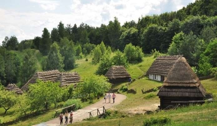 Чернівецький обласний музей народної архітектури та побуту