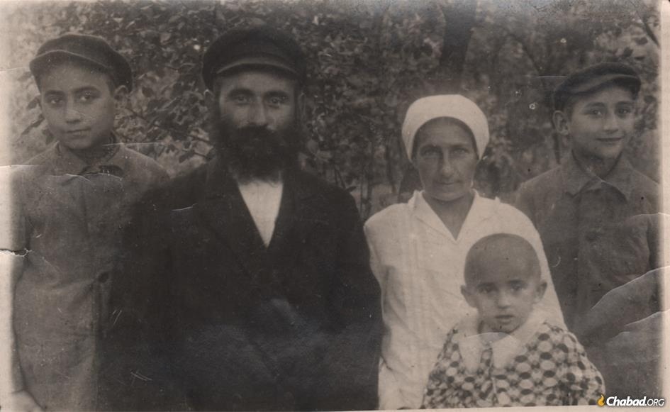 Родина Ширфи Ганзург —  
Іцхак Гансбург, Йозеф Гансбург, Хінда Гансбург, Шолом Бер Гансбург і сестра Хая