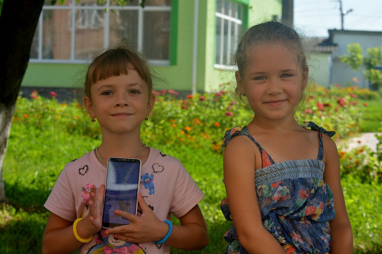 Харків’янки Поліна і Крістіна познайомилися у Гадячі