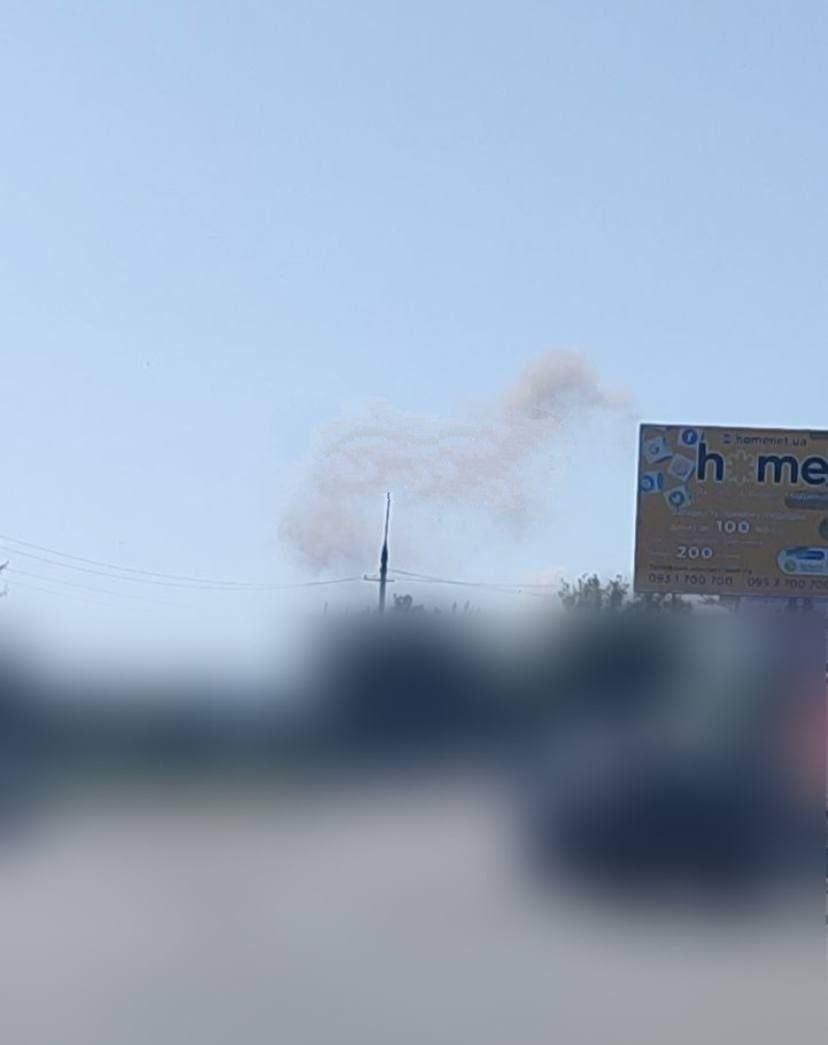 Дим над Миргородом після прильотів