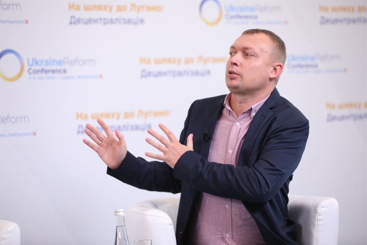 Володимир Опришко під час конференції “На шляху до Лугано: Децентралізація”.