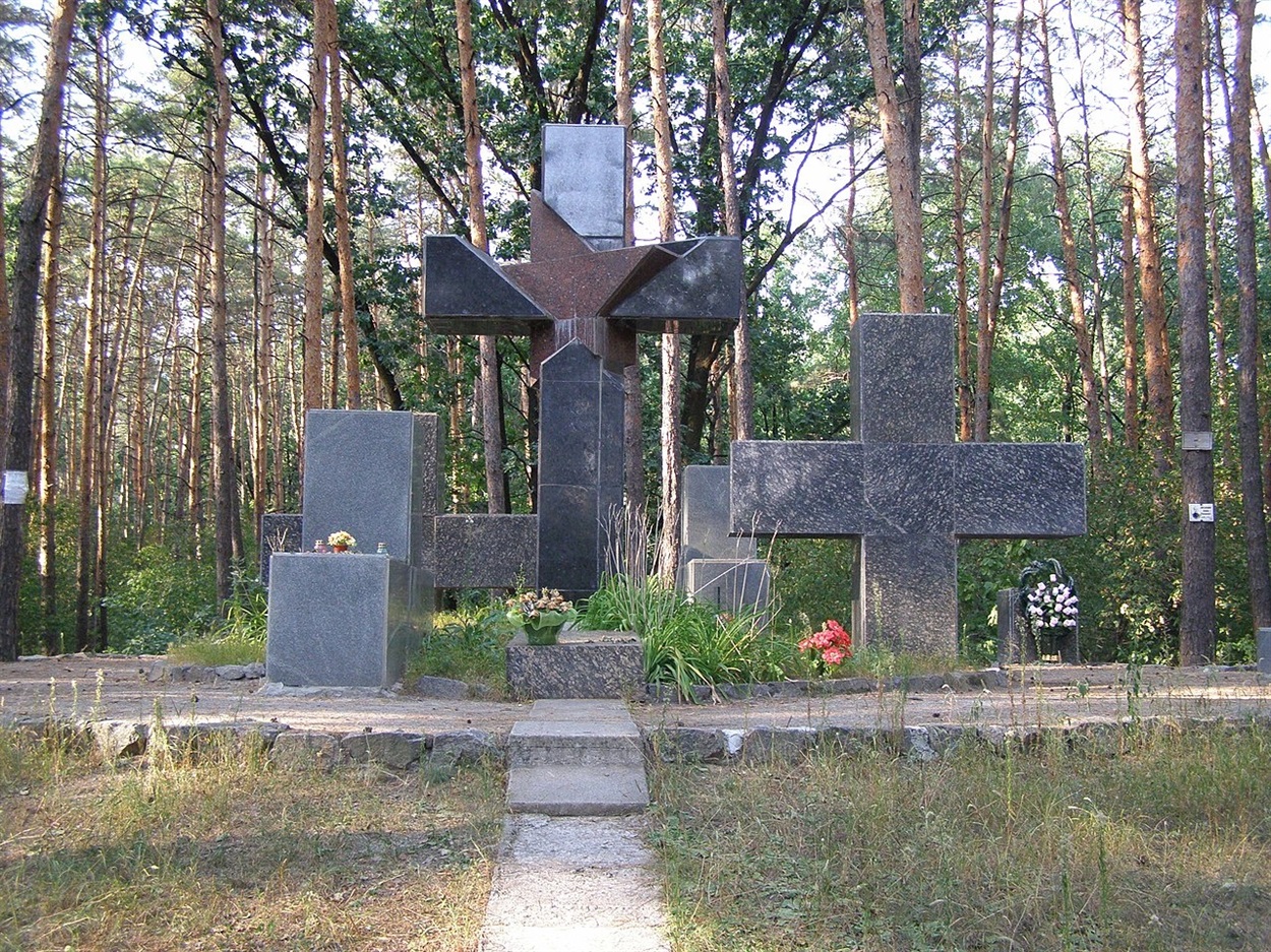 Меморіал пам’яті жертв політичних репресій у Трибах — єдиний на Полтавщині. 