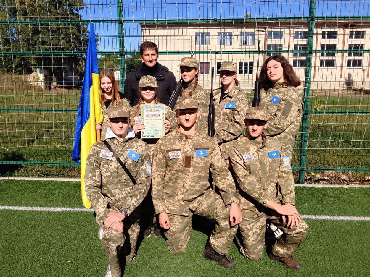 «Чайка нескорених» (Гадяцький ліцей №2, керівник Максим Бредун)