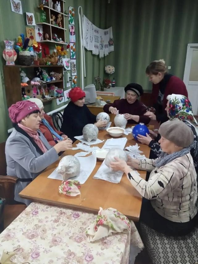 Коли робота — це турбота: історія Інни Мельник із територіального центру Гадяцької громади