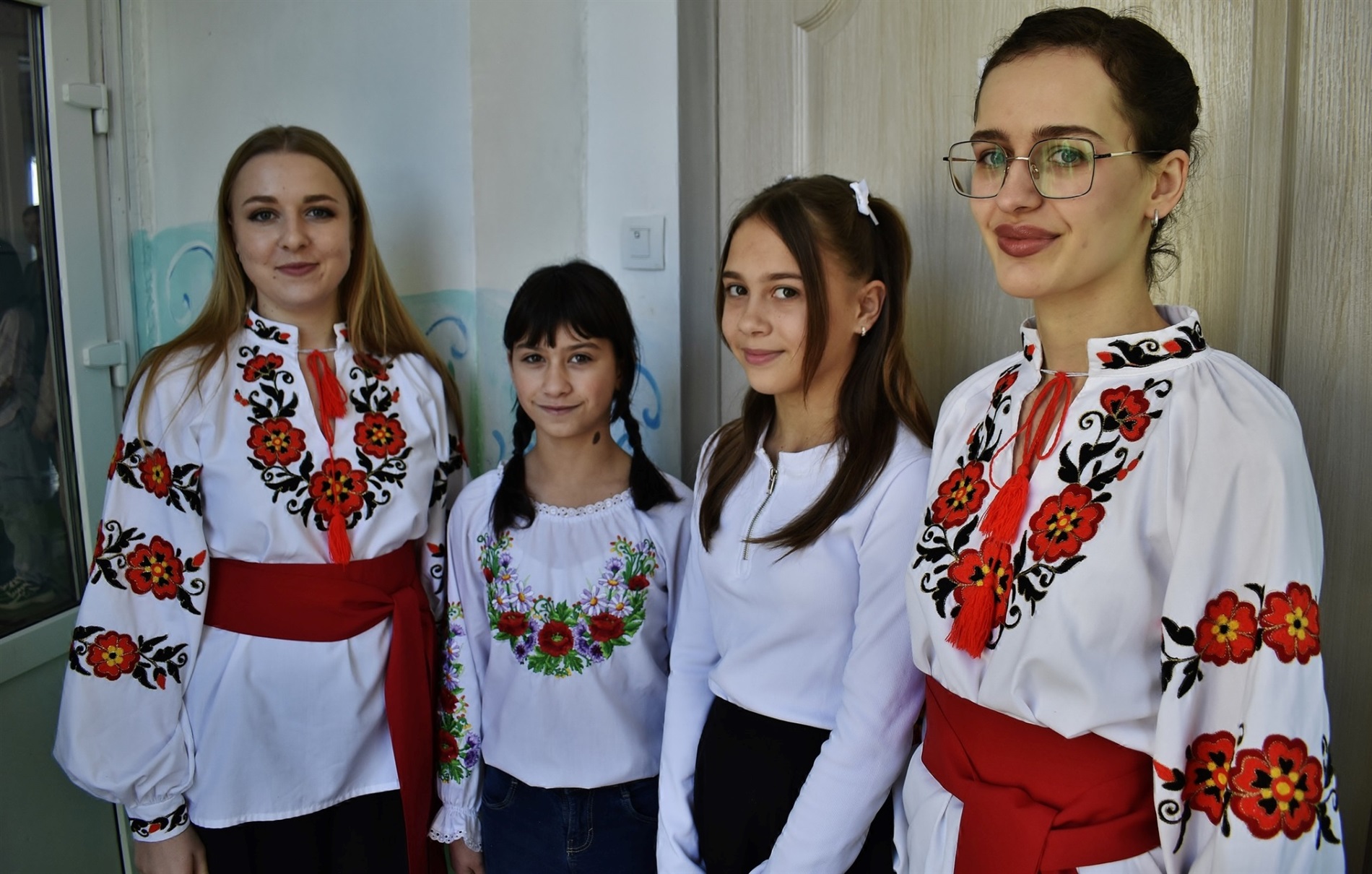 У Ручках відкрили меморіальну дошку на честь дослідника української мови Михайла Жовтобрюха