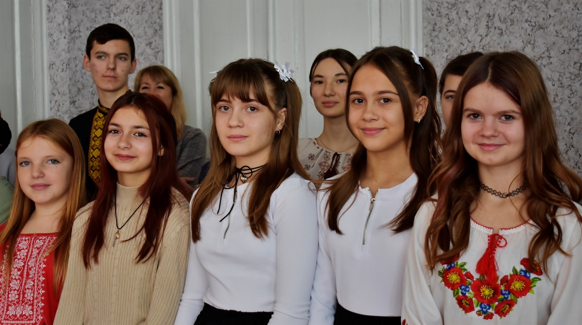 У Ручках відкрили меморіальну дошку на честь дослідника української мови Михайла Жовтобрюха