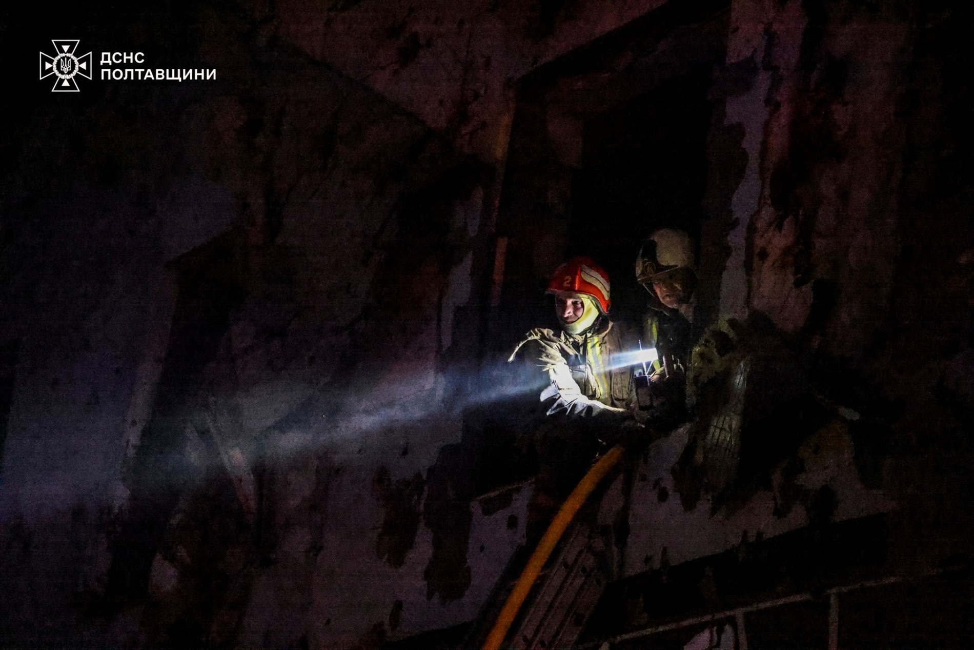 У Полтаві ліквідовують наслідки нічної атаки: є загиблі та поранені