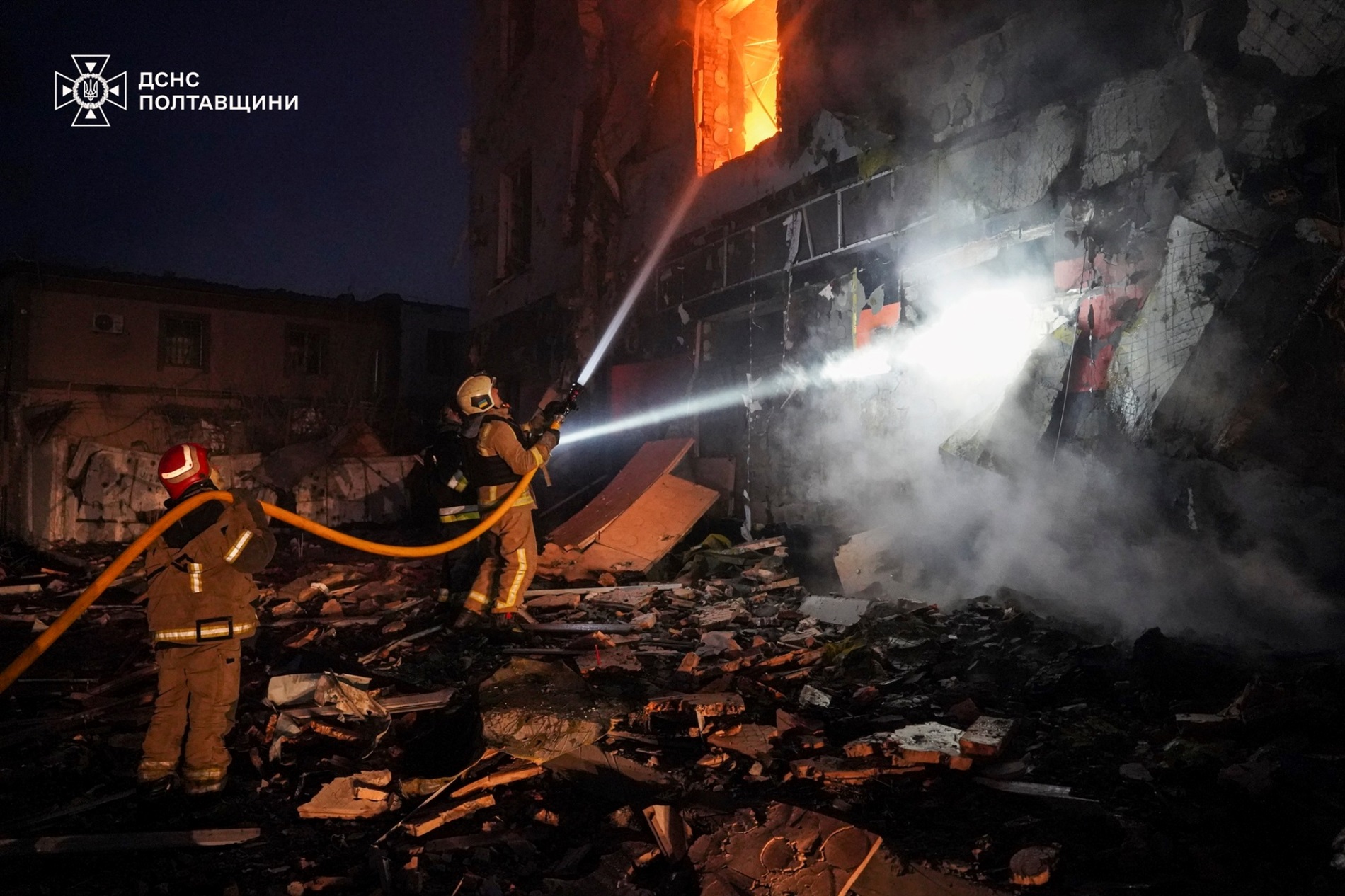 У Полтаві ліквідовують наслідки нічної атаки: є загиблі та поранені