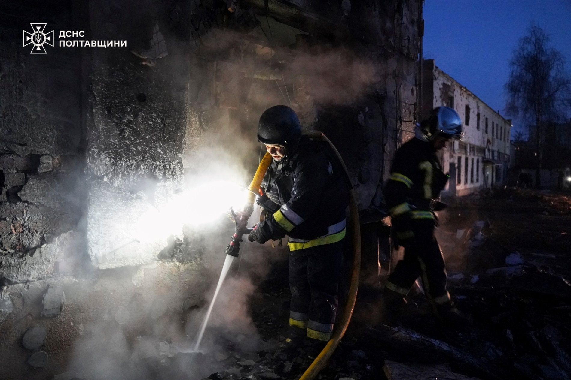 У Полтаві ліквідовують наслідки нічної атаки: є загиблі та поранені