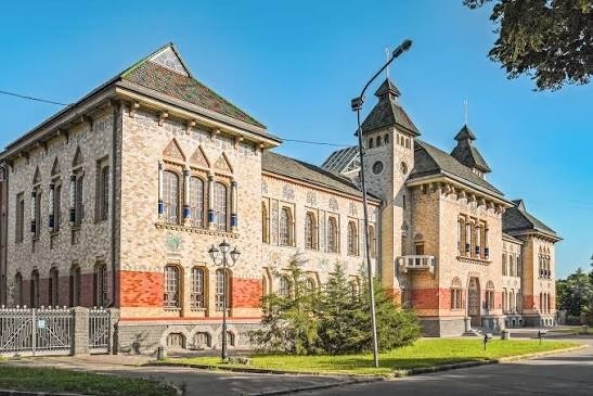 Полтавський обласний краєзнавчий музей. 